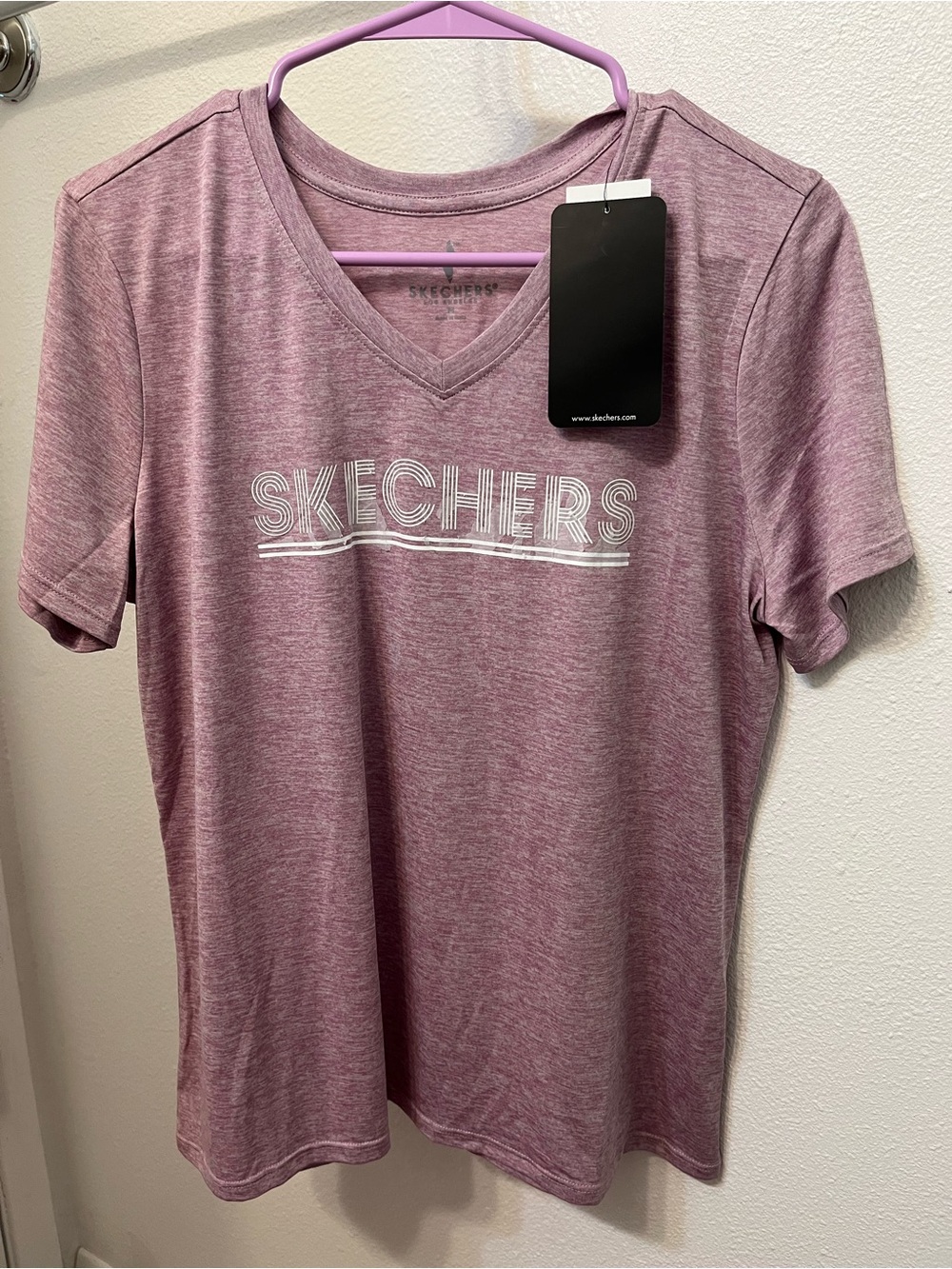 Skechers Women Heather Mauve V-Neck Logo Tee